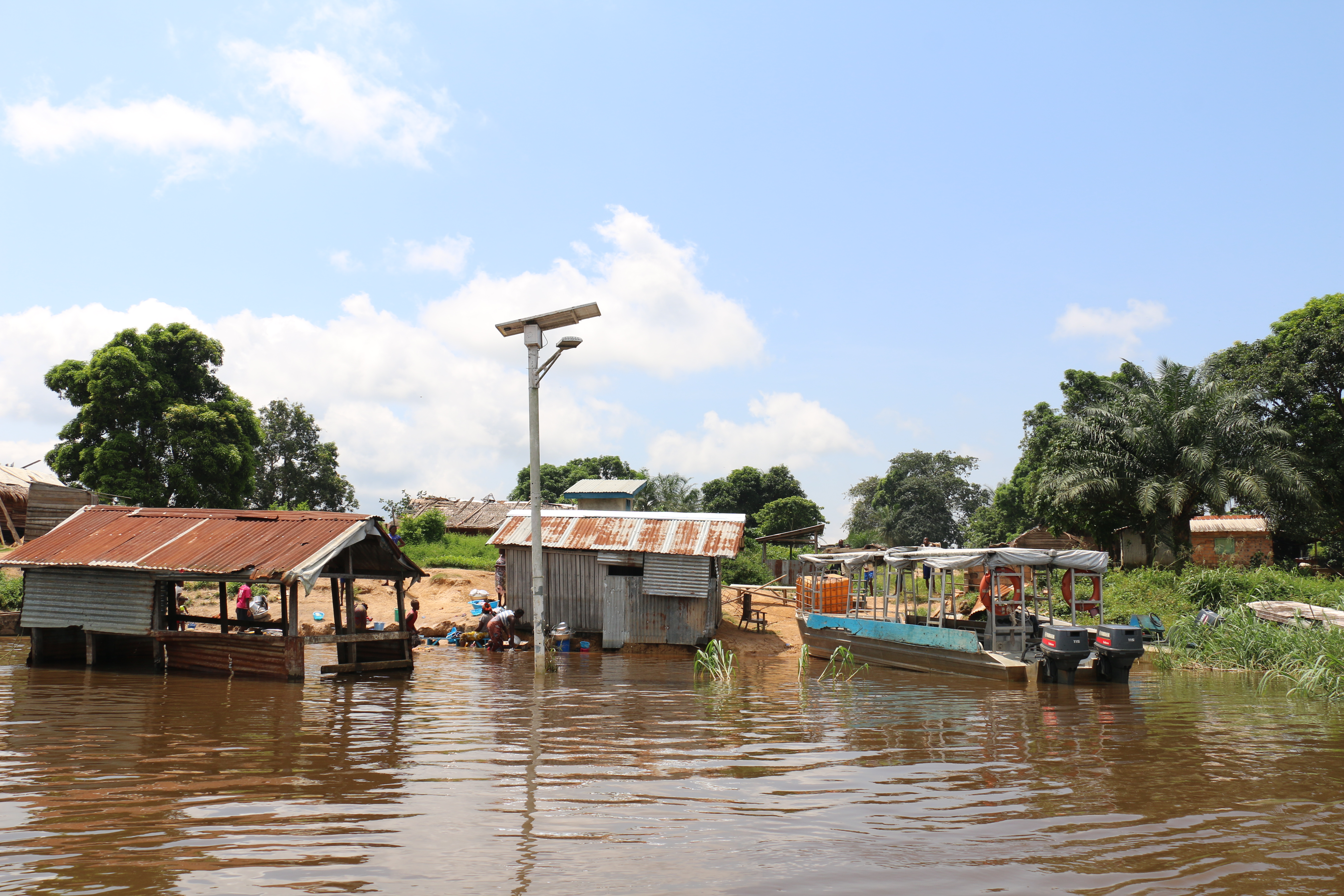 WFP/Alice Rahmoun. Inondation du port de Bétou dans le département du Likouala en République du Congo, en novembre 2020. 