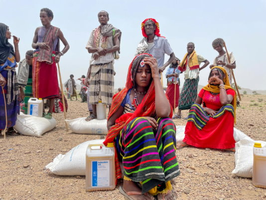Photo : PAM/ Claire Nevill, Une distribution générale de nourriture dans la région Afar, où plus de 107 000 personnes ont été déplacées par le conflit jusqu'à présent et où plus d'un demi-million de personnes ont un besoin urgent d'aide alimentaire.