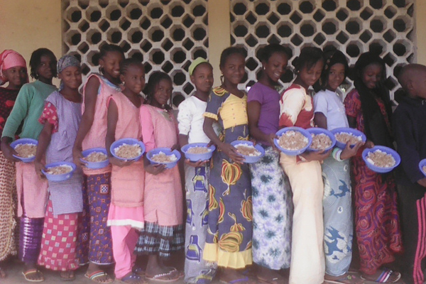 Le programme de cantines scolaires du PAM en Guinée prend de l’ampleur