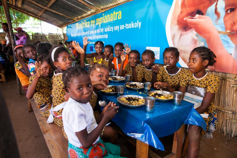 Le Canada soutient le programme de cantines scolaires à Madagascar