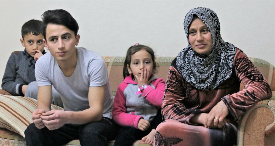En Turquie, l’aide en espèces bénéficie également aux réfugiés non syriens