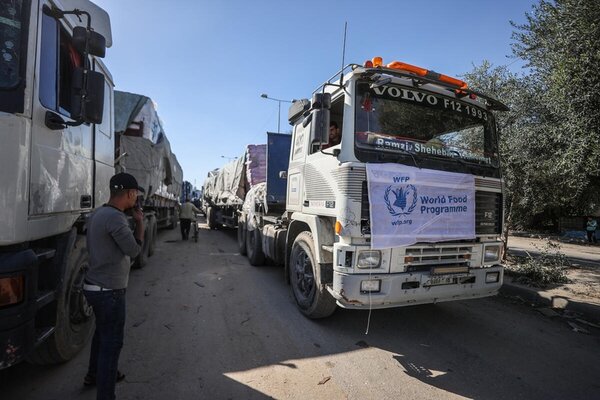 Palestine. Trucks with WFP food enter Gaza