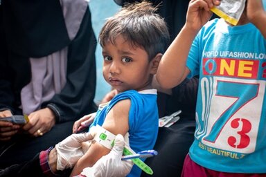 Yemen. Ayham, 20 months, has his MUAC checked at a WFP-supported mobile nutrition clinic in Mokha.