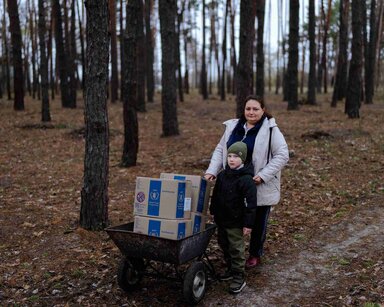 ukraine_emergencey_displaced_family2