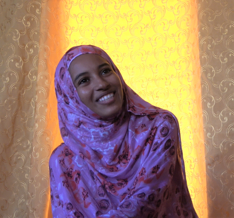 Le parcours de Fatimata : une jeune refugiée malienne déterminée qui étudie pour devenir économiste