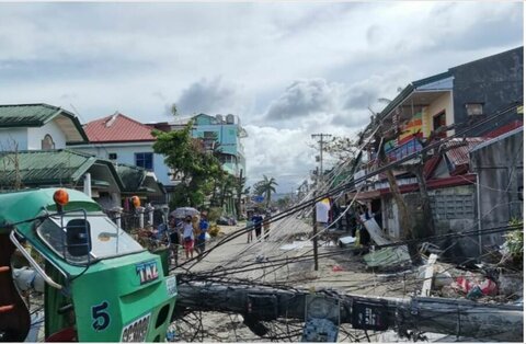 Typhoon Rai: WFP offers Philippines telecoms and logistics support