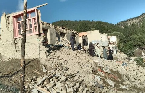 Afghanistan : des camions du PAM transportent de la nourriture et du matériel d'urgence dans les zones touchées par le tremblement de terre