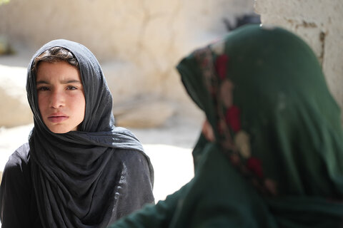 "Nous mangeons moins, parfois pas du tout" : Les coupes dans l'aide alimentaire aggravent la faim en Afghanistan