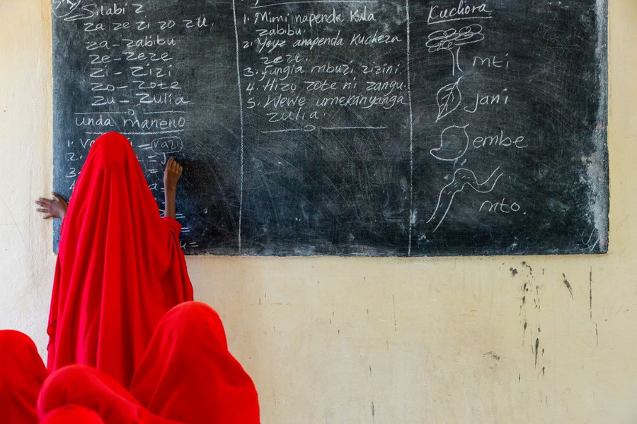 Pourquoi y a-t-il un tableau noir à l'école ?