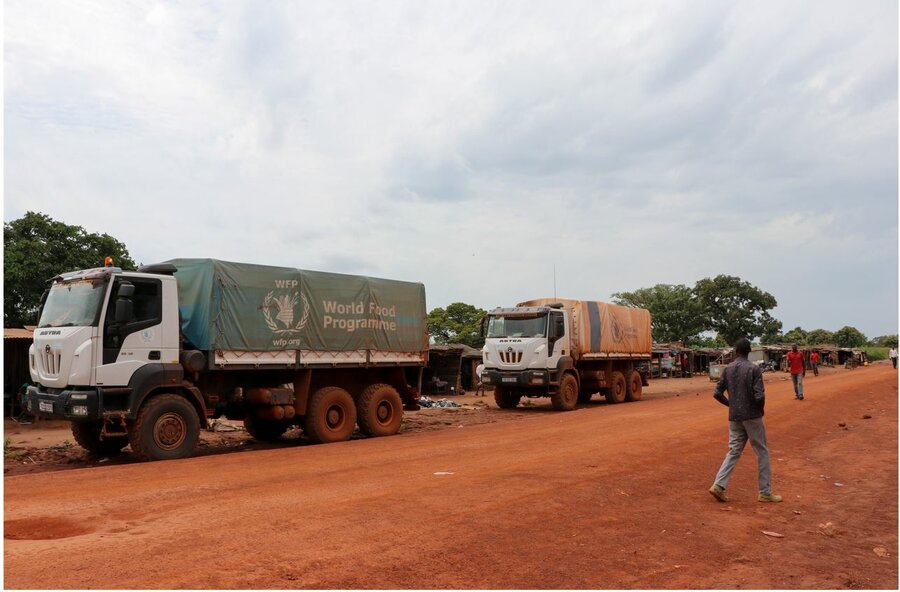 south_sudan_wfp_trucks_western_bahr_2021_eulalia_berlanga