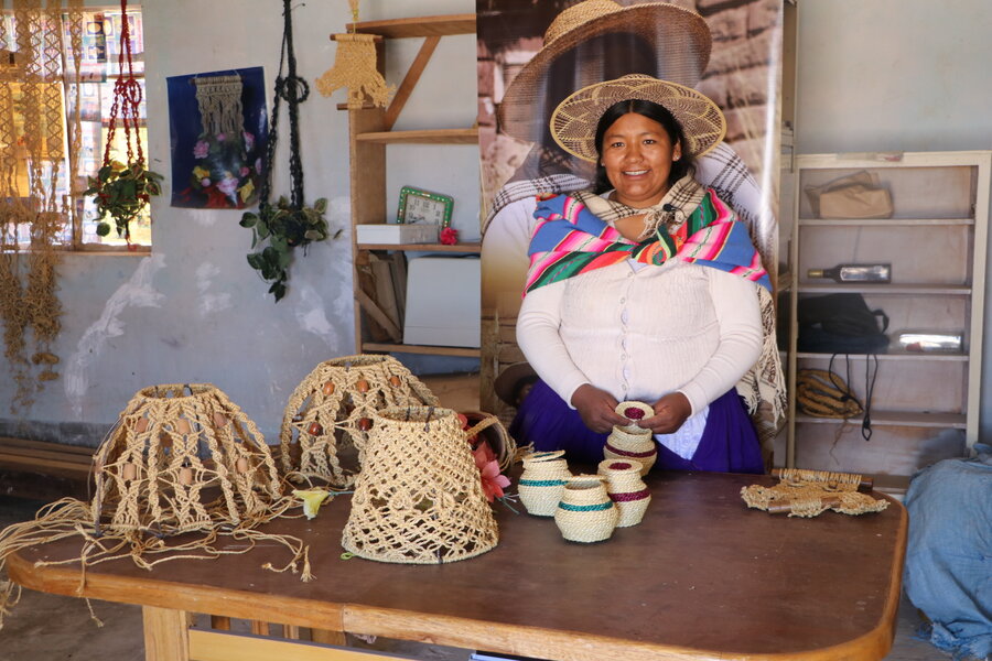 Alicia Choque, Germán's daughter, is dedicated to making handicrafts to supplement household income