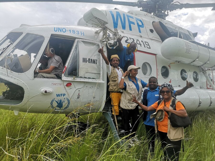 Des personnels du PAM en mission d’intervention à Bekorobe dans le Sud de Madagascar. (PAM/Nafaa Chamam)