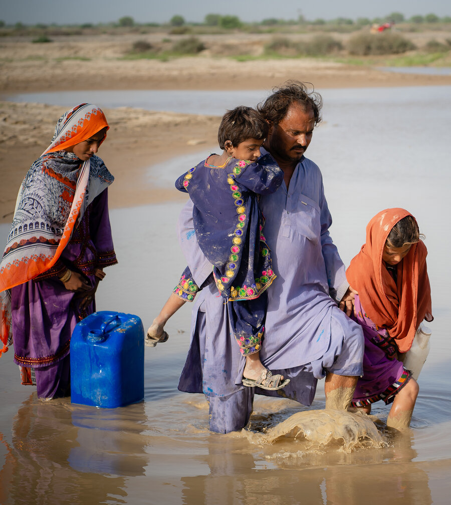 Needs Assessment of families affected by the floods in Lasbela, Balochistan before the food distribution drive