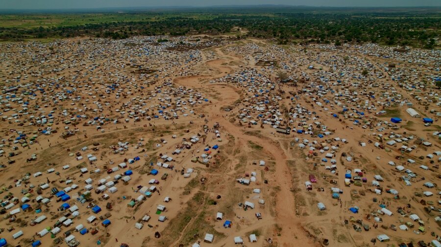 Thousands of conflict-displaced people have ended up in displacement camps in Adre, Chad. Photo: WFP/Julian Civiero,jpeg
