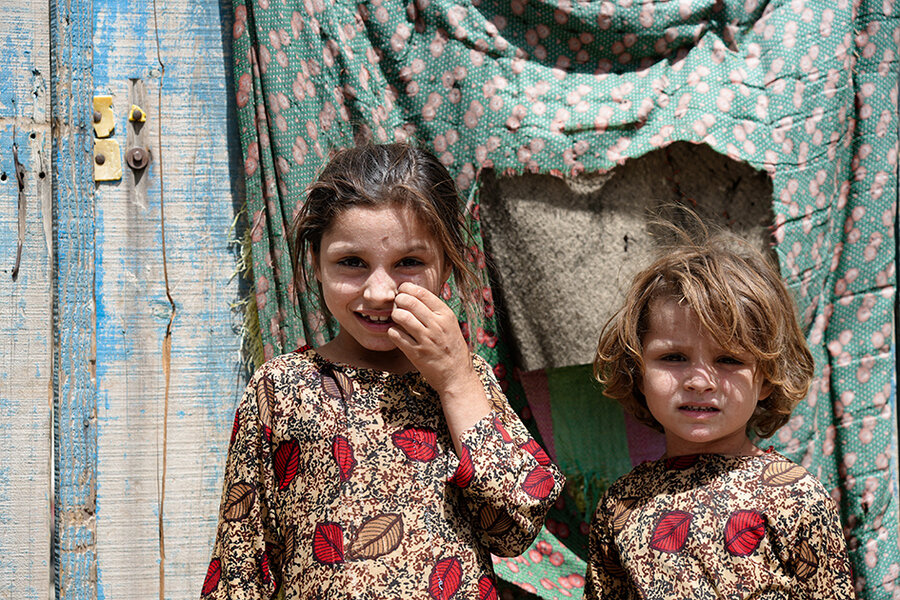 afghanistan_two_children_kabul_Hasib_hazinyar