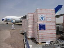 Le PAM met en place des ponts aériens pour fournir une assistance alimentaire d'urgence aux enfants du Tchad, frappé par la sécheresse
