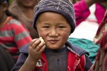 Népal : Le PAM étend sa réponse d’urgence et souligne le besoin urgent de financement pour fournir une aide alimentaire