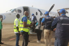 Logistics support for the transportation of Ebola vaccines and humanitarian personnel to Gouéké, Nzérékoré (Forest region). Photo: PAM/Guinée