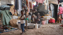 PAM : Photo/Maria Gallar. Des familles vivent dans des conditions insalubres et de surpeuplement à Port-au-Prince, en Haïti.