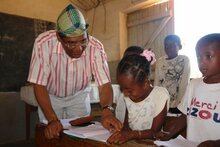Madagascar: le Ministre de l’Education Nationale visite les cantines scolaires