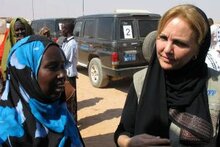 La Directrice exécutive du PAM constate comment les vivres sauvent des vies et participent à la lutte contre la malnutrition en Somalie