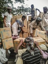 Le PAM dépêche des convois dans la ville de Taïz, au Yémen, pour éviter une imminente crise humanitaire
